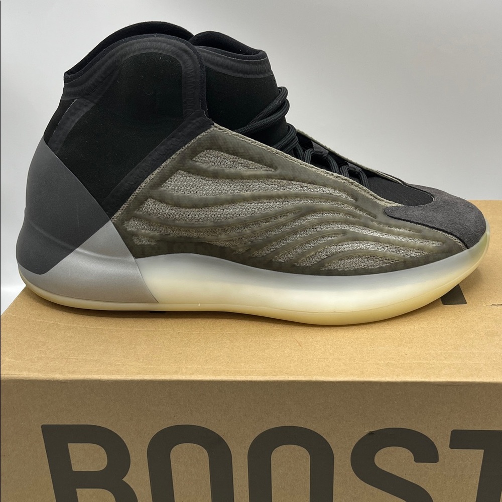✨Adidas YZY QNTM✨ Men's Black and Gray High-Top Sneakers Size: 11